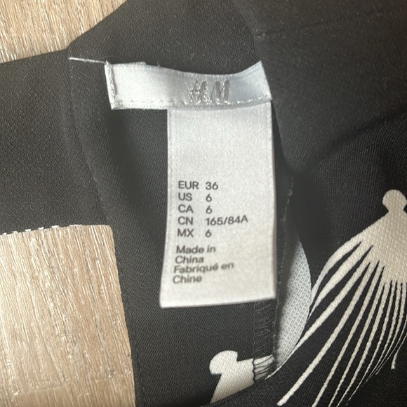 H&M Fit & Flare Dress w/ Pockets - Picture 2 of 5